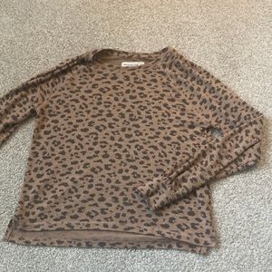 Abercrombie and fitch women’s sweater lightly used good condition